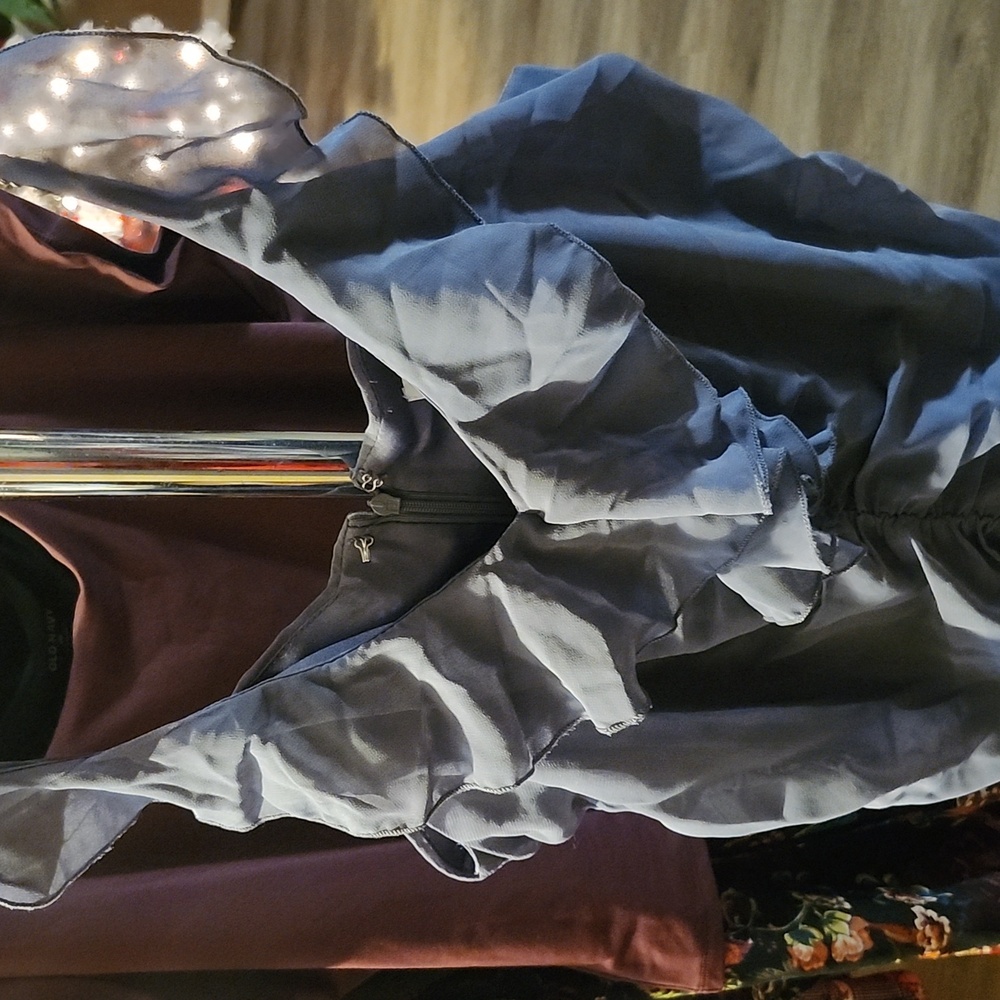 Dress - Picture 3 of 7